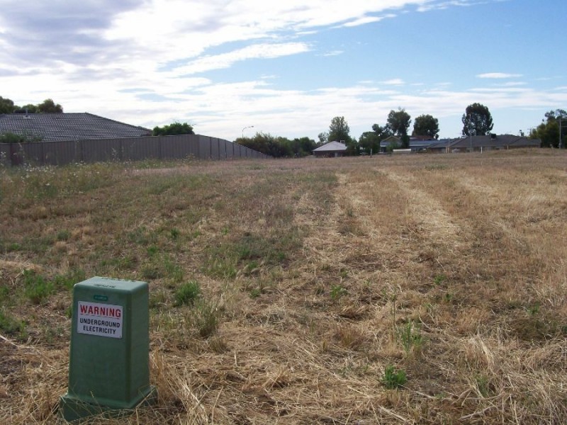 4 Mavis Stewart Dve, Barooga NSW 3644