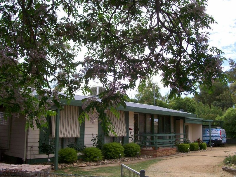 35 Banker St, Barooga NSW 3644