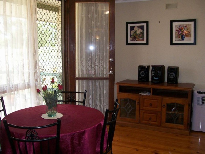 35 Banker St, Barooga NSW 3644