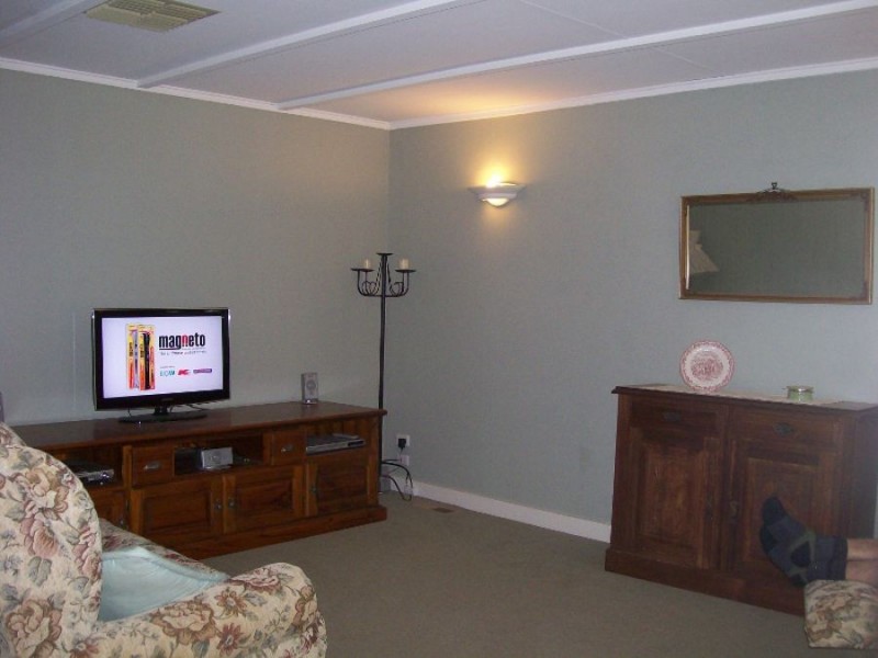 35 Banker St, Barooga NSW 3644