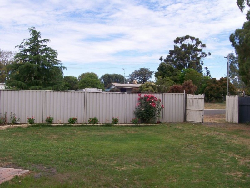 35 Banker St, Barooga NSW 3644