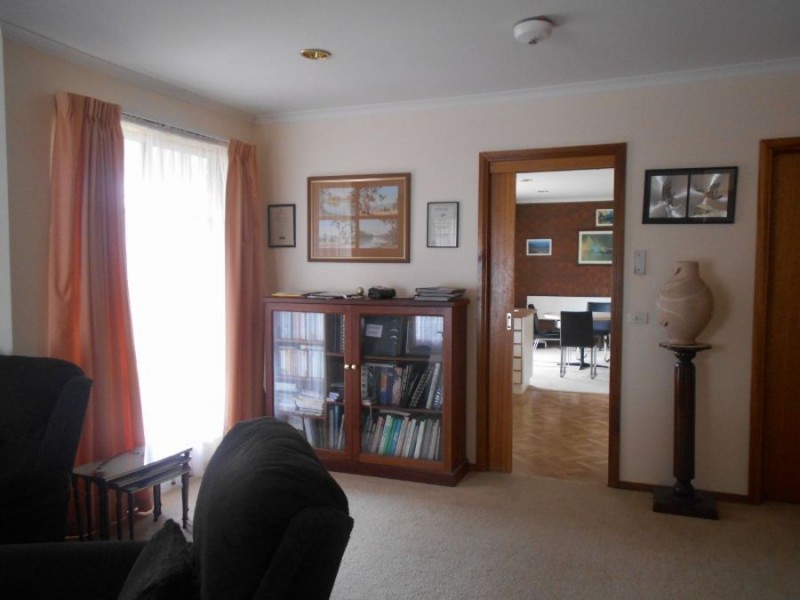 10 Alexander Ave, Berrigan NSW 2712