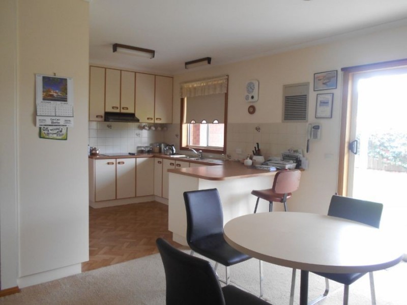 10 Alexander Ave, Berrigan NSW 2712