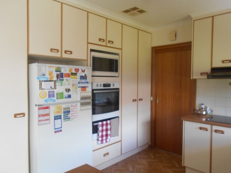 10 Alexander Ave, Berrigan NSW 2712