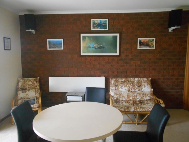 10 Alexander Ave, Berrigan NSW 2712