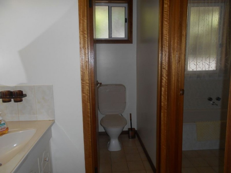 10 Alexander Ave, Berrigan NSW 2712