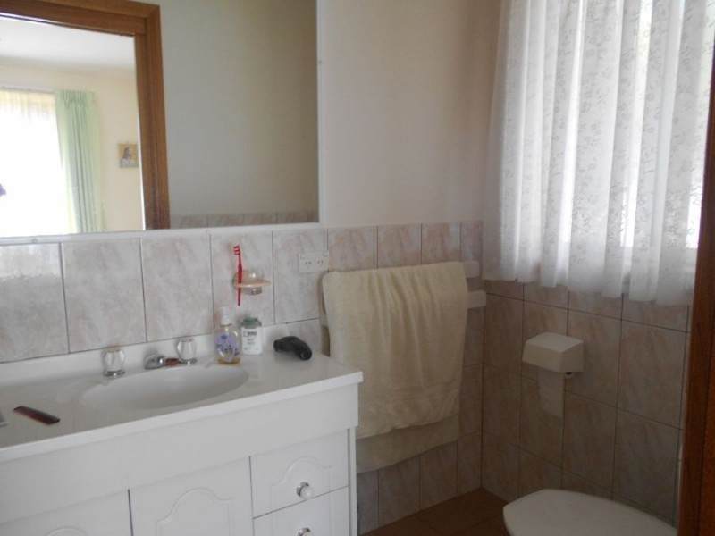 10 Alexander Ave, Berrigan NSW 2712