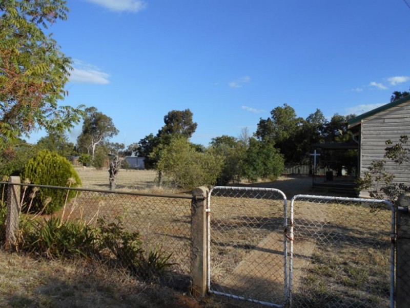 10 Milthorpe St, Oaklands NSW 2646