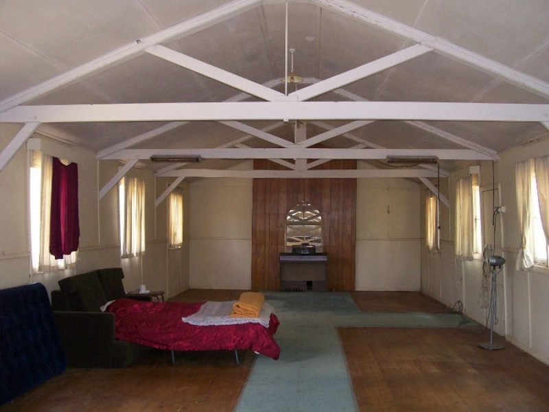 10 Milthorpe St, Oaklands NSW 2646