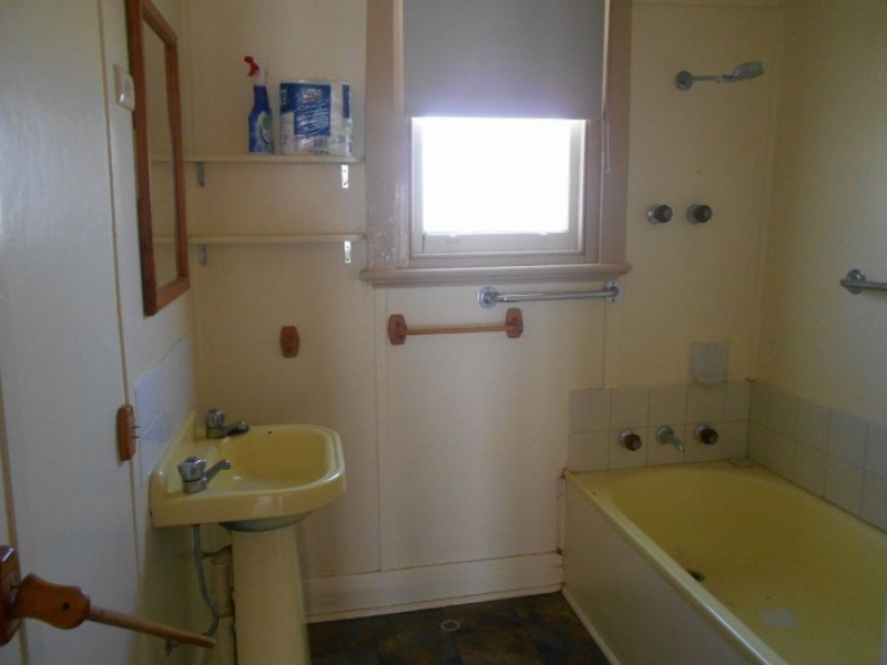 10 Warmatta St, Finley NSW 2713