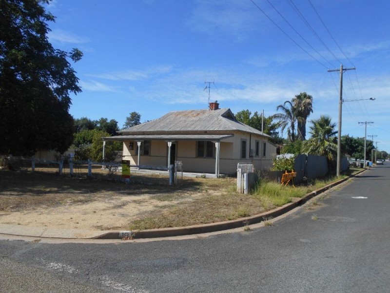 10 Warmatta St, Finley NSW 2713