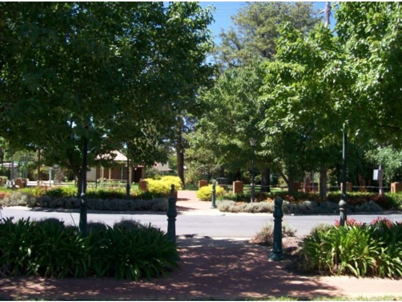 41-43 Milthorpe St, Oaklands NSW 2646