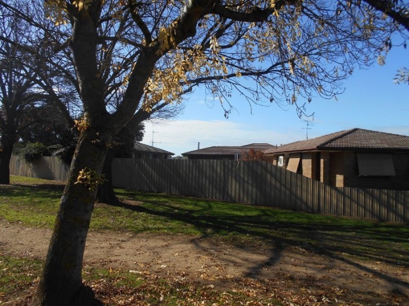 2/7 Hovell Court, Cobram VIC 3644