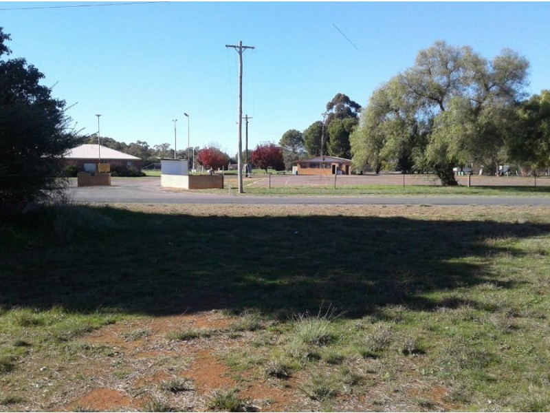 14-16 Thornber St, Oaklands NSW 2646