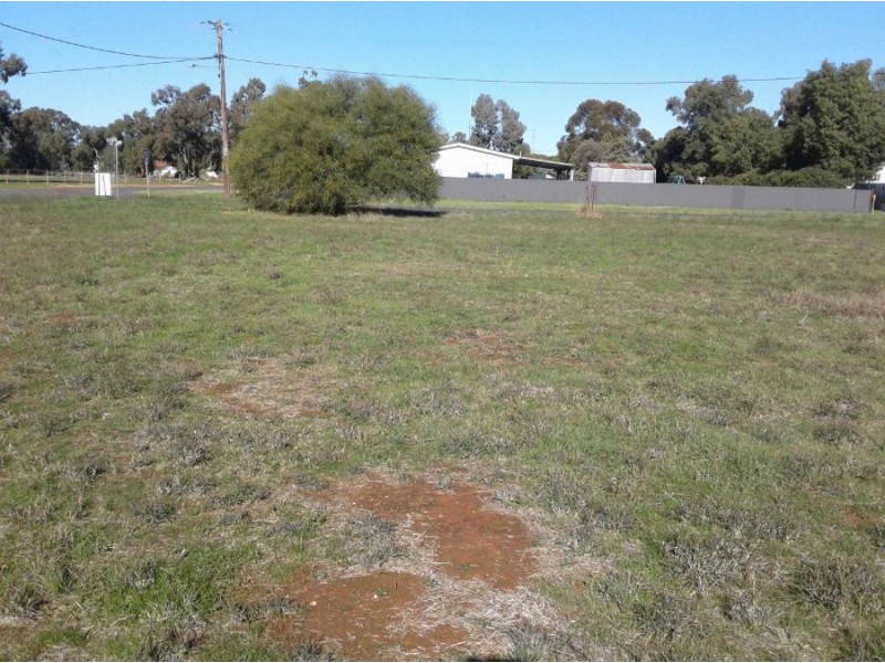 14-16 Thornber St, Oaklands NSW 2646