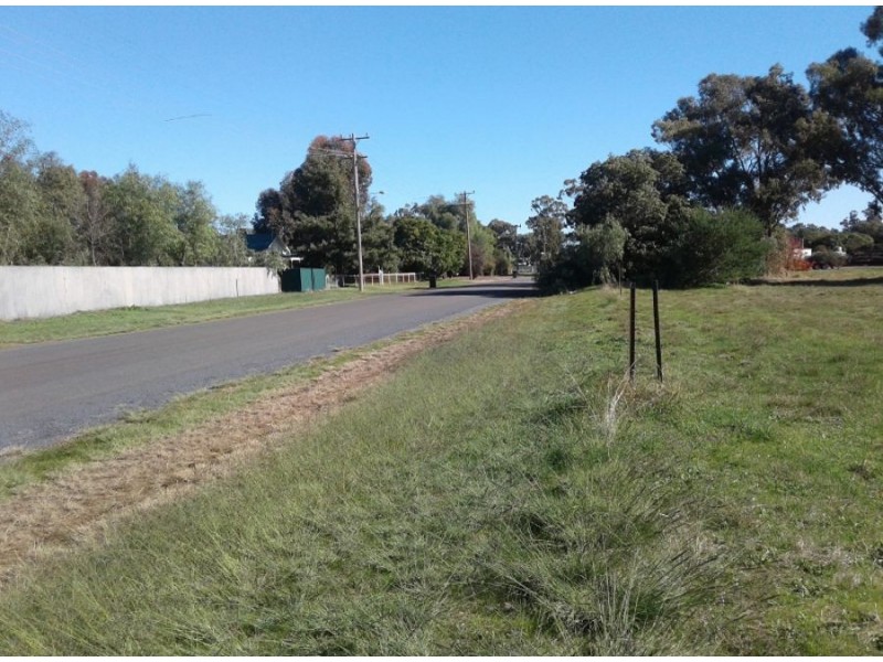 14-16 Thornber St, Oaklands NSW 2646