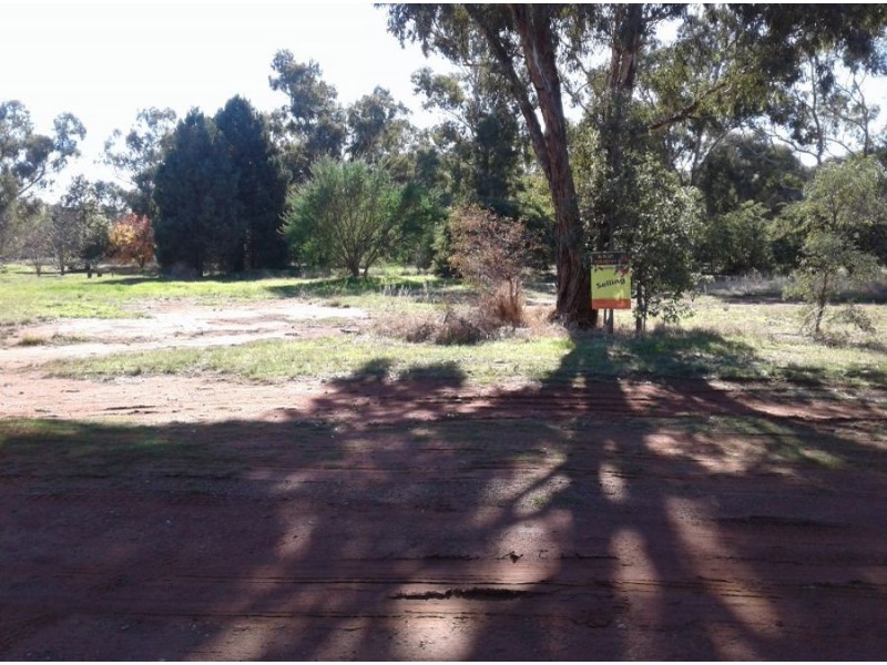 6-8 Thornber St, Oaklands NSW 2646