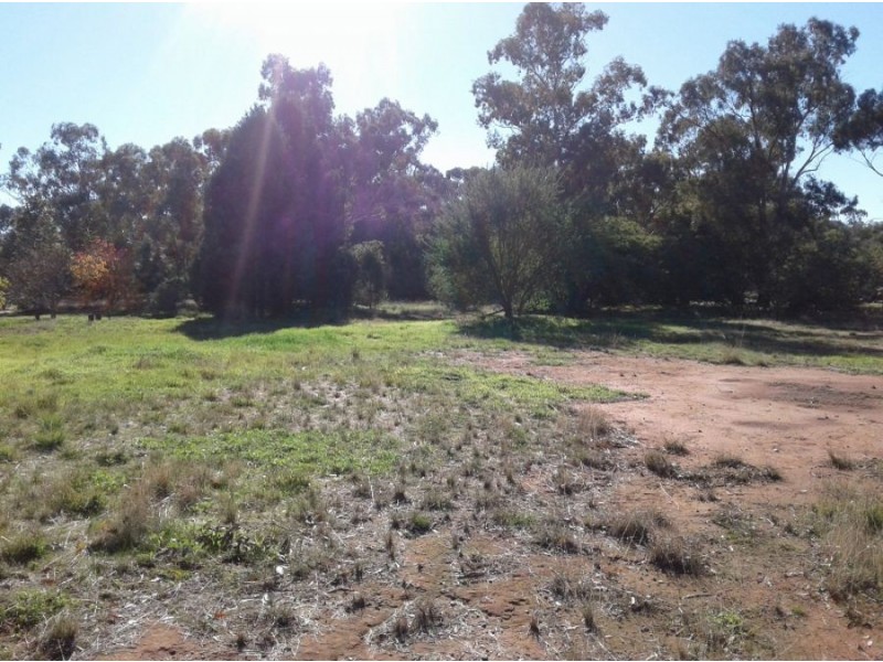 6-8 Thornber St, Oaklands NSW 2646