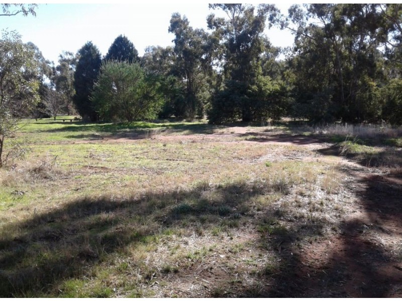 6-8 Thornber St, Oaklands NSW 2646