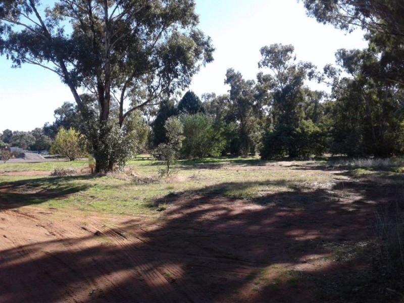 6-8 Thornber St, Oaklands NSW 2646