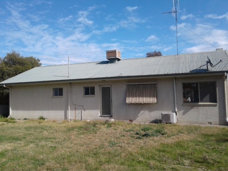 38 Cobram St, Berrigan NSW 2712