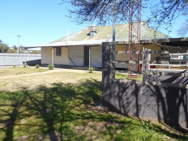 18 Flynn Street, Berrigan NSW 2712