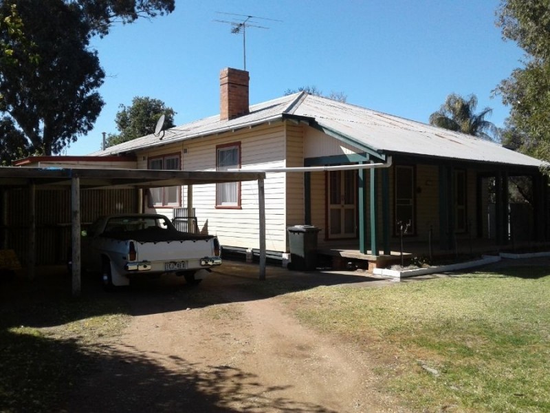 1 Gaffney St, Oaklands NSW 2646