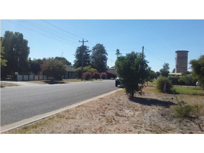 10 Budd St, Berrigan NSW 2712