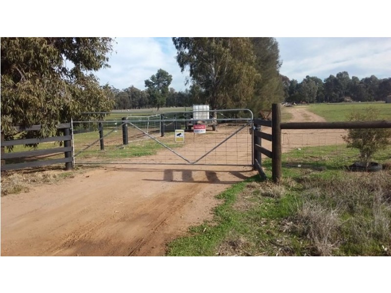 70-78 Nangunia St, Berrigan NSW 2712