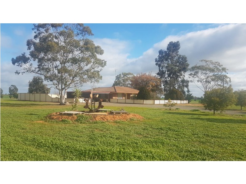 “ROSEDALE” Chanter St, Berrigan NSW 2712