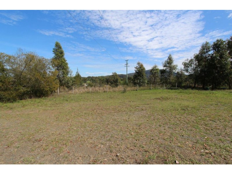 13 Carefree Road, Nabiac NSW 2312