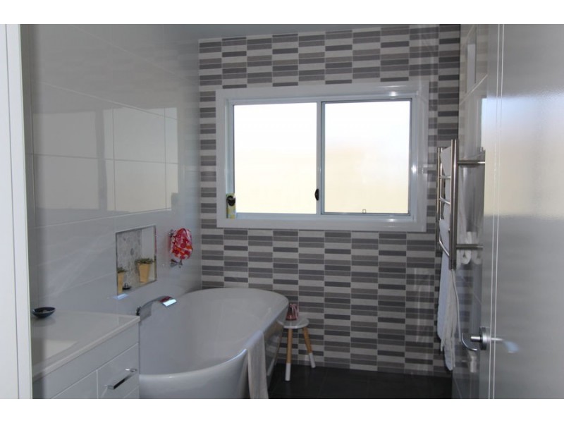 12 Carmichael Place, Nabiac NSW 2312