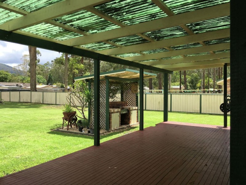 8 Cowper Street, Nabiac NSW 2312