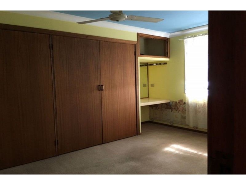 Flat 1 25 Pine Ave, Tuncurry NSW 2428