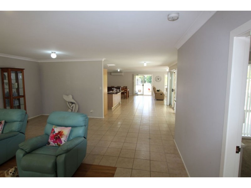 19 Chapmans Road, Tuncurry NSW 2428