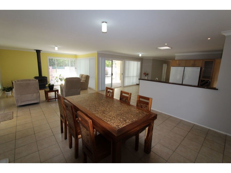 19 Chapmans Road, Tuncurry NSW 2428
