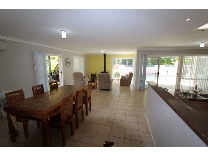 19 Chapmans Road, Tuncurry NSW 2428
