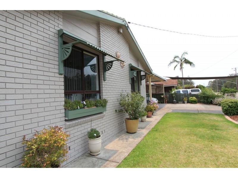 354 Lakedge Ave, Chittaway Bay NSW 2261