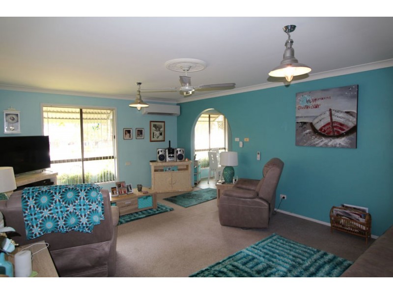 354 Lakedge Ave, Chittaway Bay NSW 2261