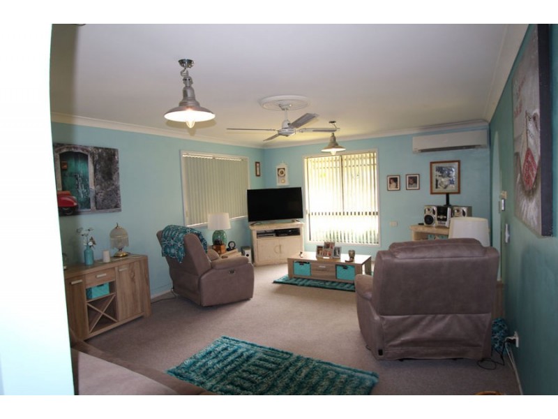 354 Lakedge Ave, Chittaway Bay NSW 2261