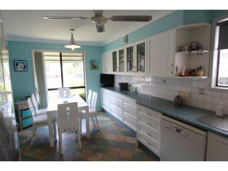 354 Lakedge Ave, Chittaway Bay NSW 2261