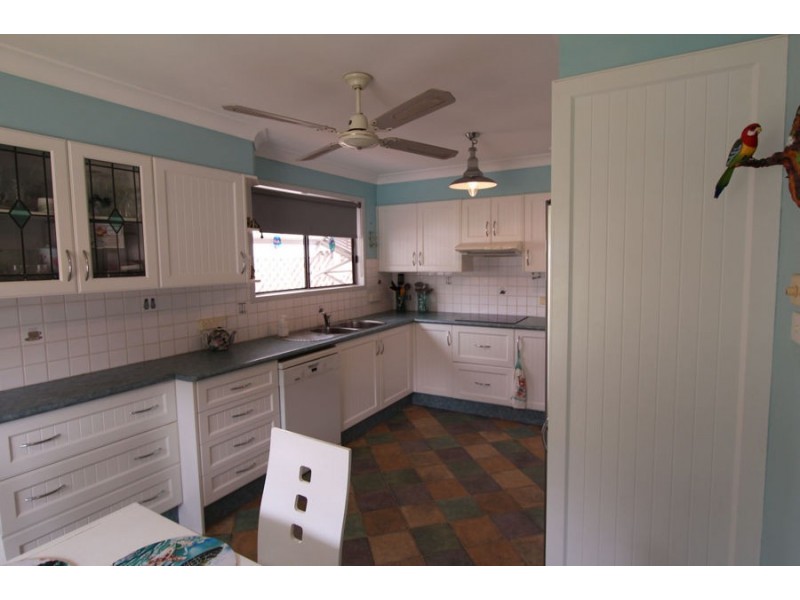 354 Lakedge Ave, Chittaway Bay NSW 2261