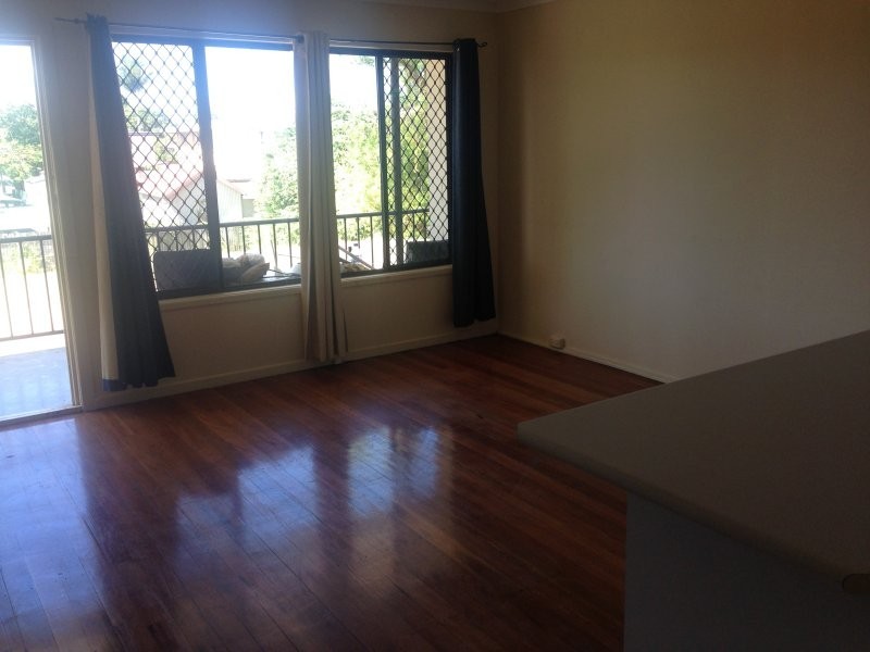 6/13F Wyndham Avenue (Only Access through High St.), Southport QLD 4215