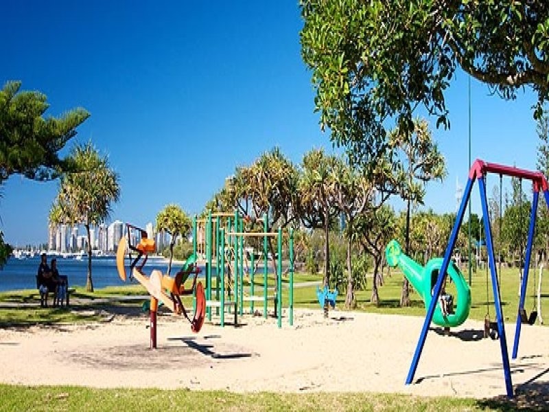 48/71 Olsen Avenue, Labrador QLD 4215