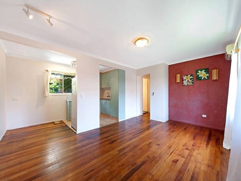 4/19 Darrambal Street, Chevron Island QLD 4217