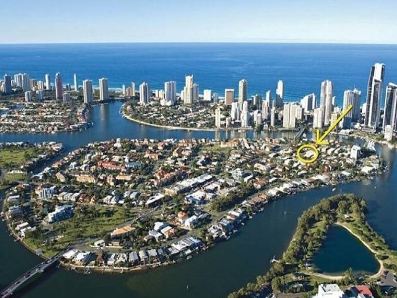 4/19 Darrambal Street, Chevron Island QLD 4217