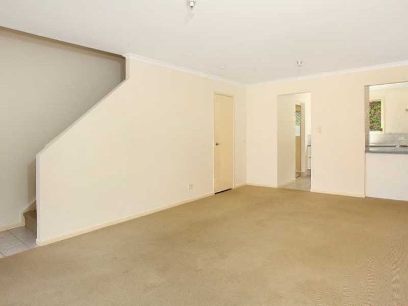 8/84 Highfield Drive, Merrimac QLD 4226