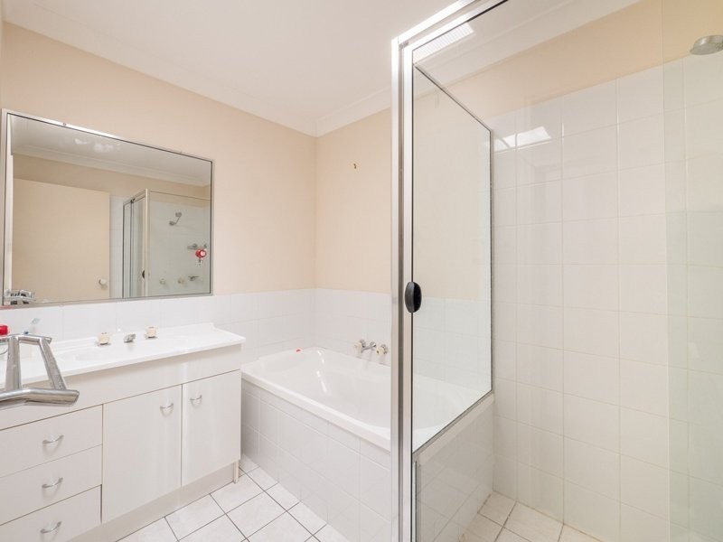 20/13 Hervey Street, Pacific Pines QLD 4211