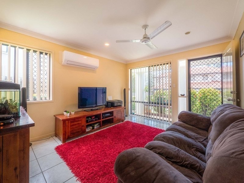 20/13 Hervey Street, Pacific Pines QLD 4211
