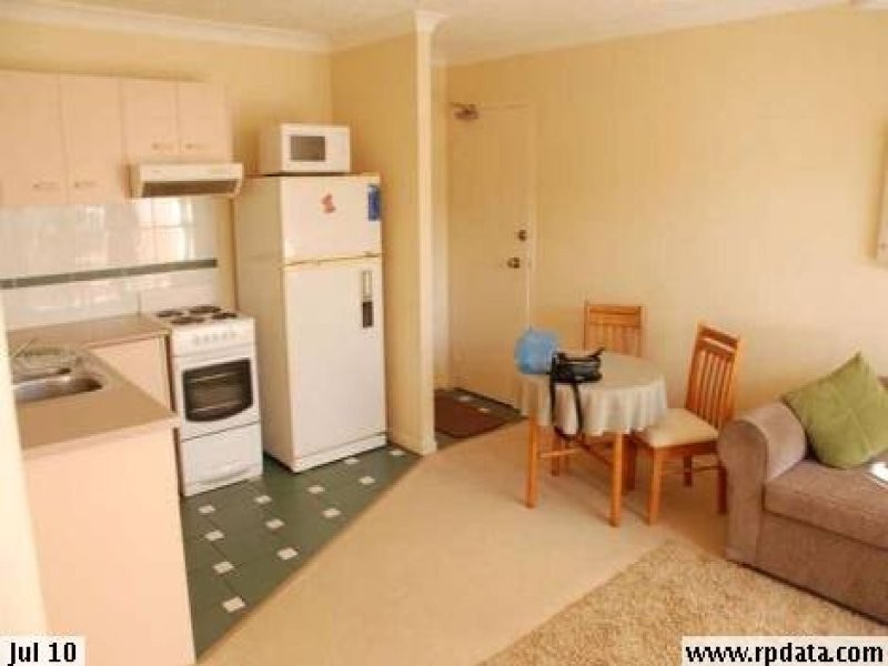 6/14 Darrambal Street, Chevron Island QLD 4217